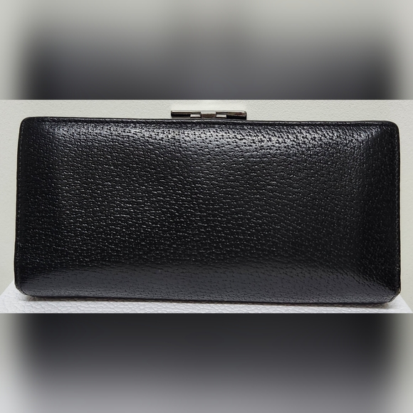 GUCCI G Hardware with Hook Black Pebble Grain Wallet - Picture 5 of 16